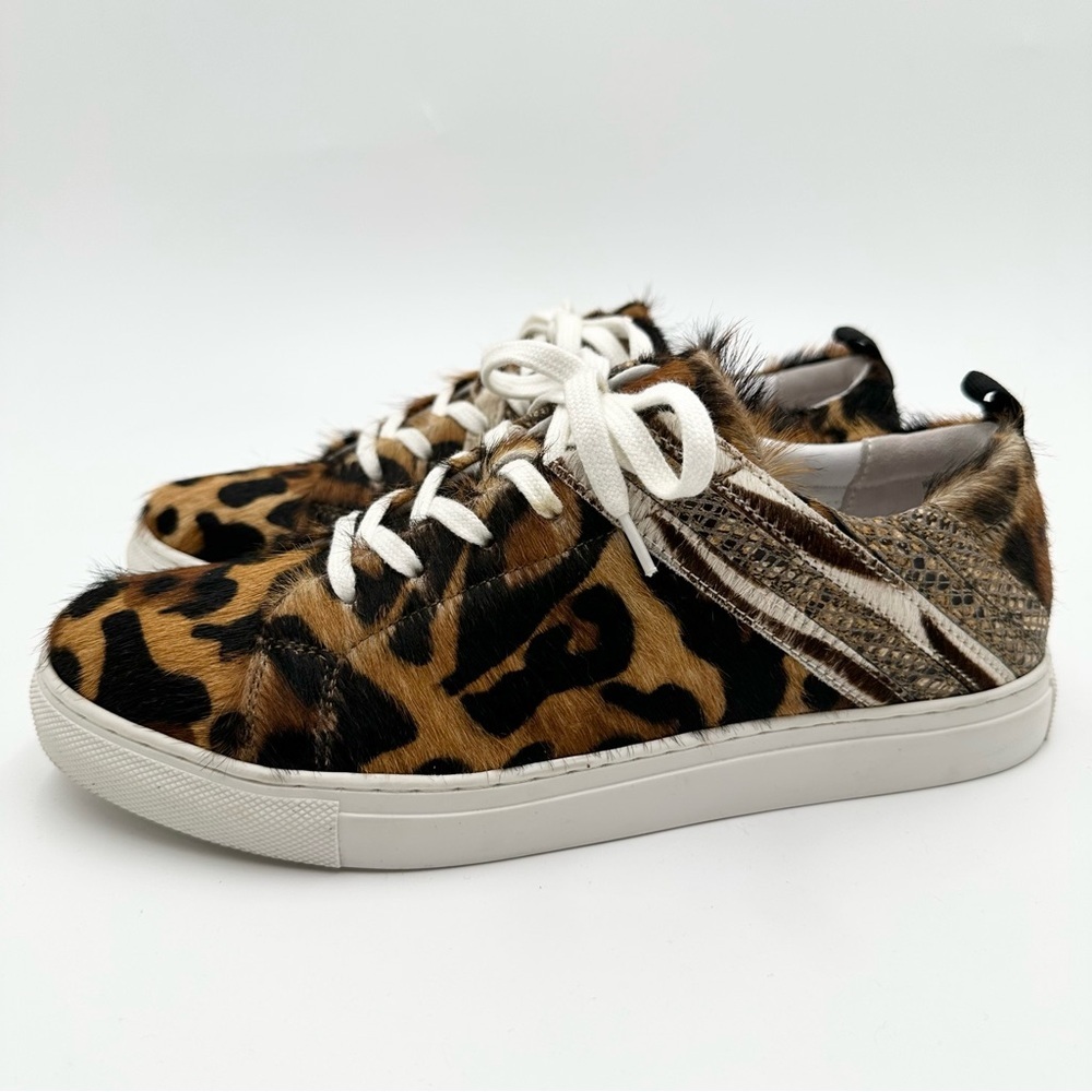 Seychelles Stand Out Sneaker In Leopard Print Leather - Picture 6 of 9